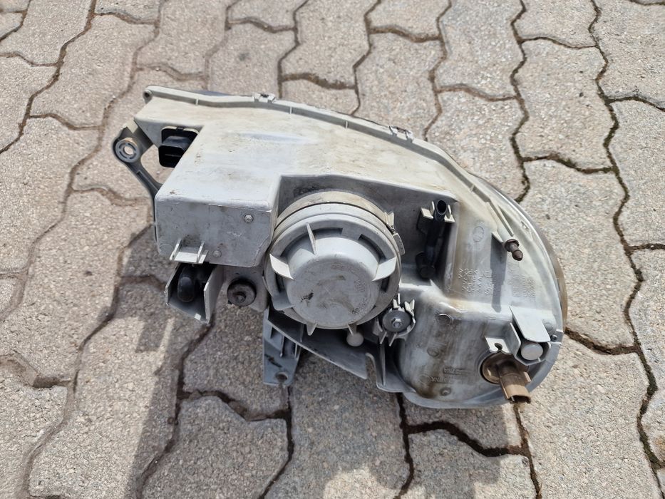 Farol esquerdo Kia Rio