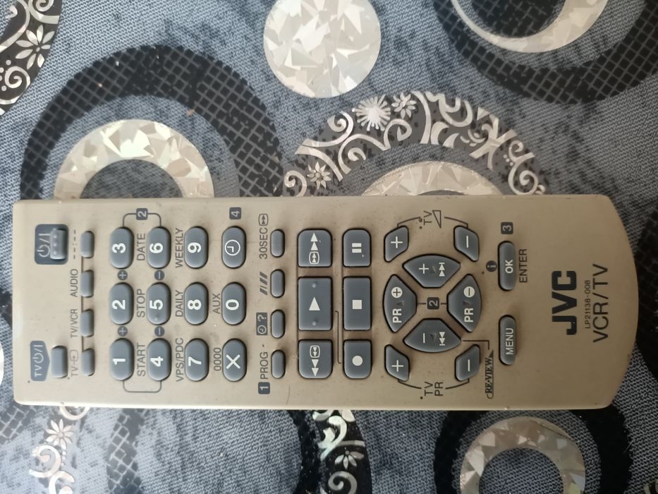 Відеомагнітофон  JVC