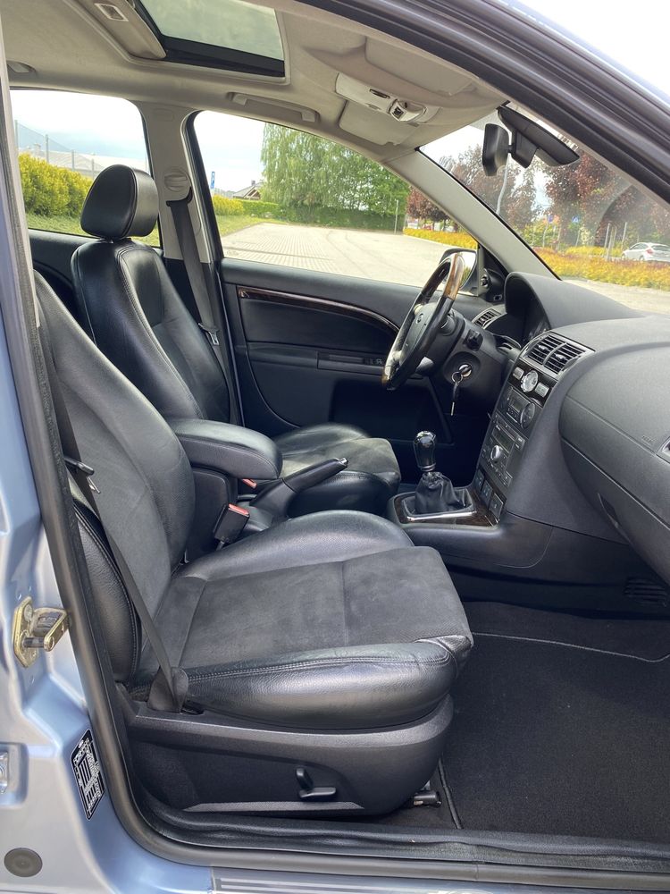 Ford Mondeo lift GHIA 2.0 benzyna 145KM, Xenon, skóry, 17" Zadbany 1wł