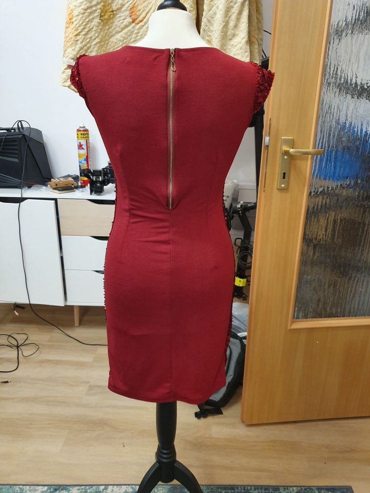 Sukienka cekiny czerwona 36 bal