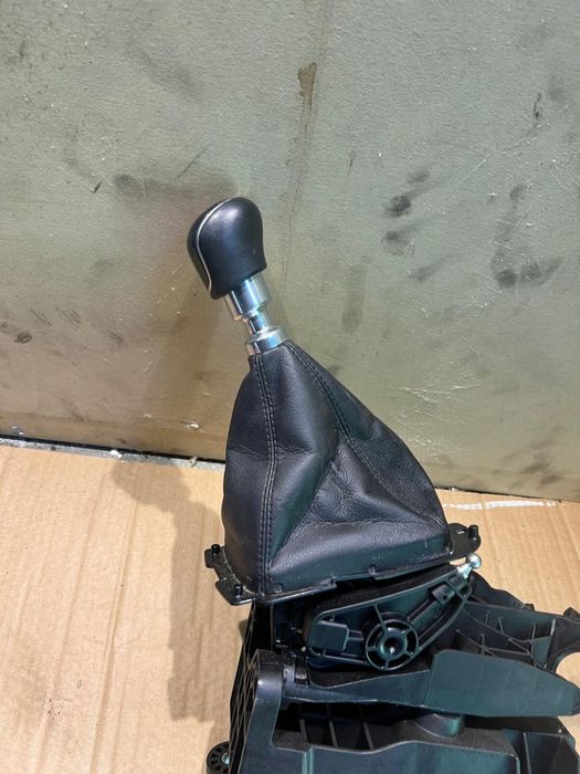 Mieszek lewarek gałka zmiany biegów manual Ford ecosport 1.0 II lift