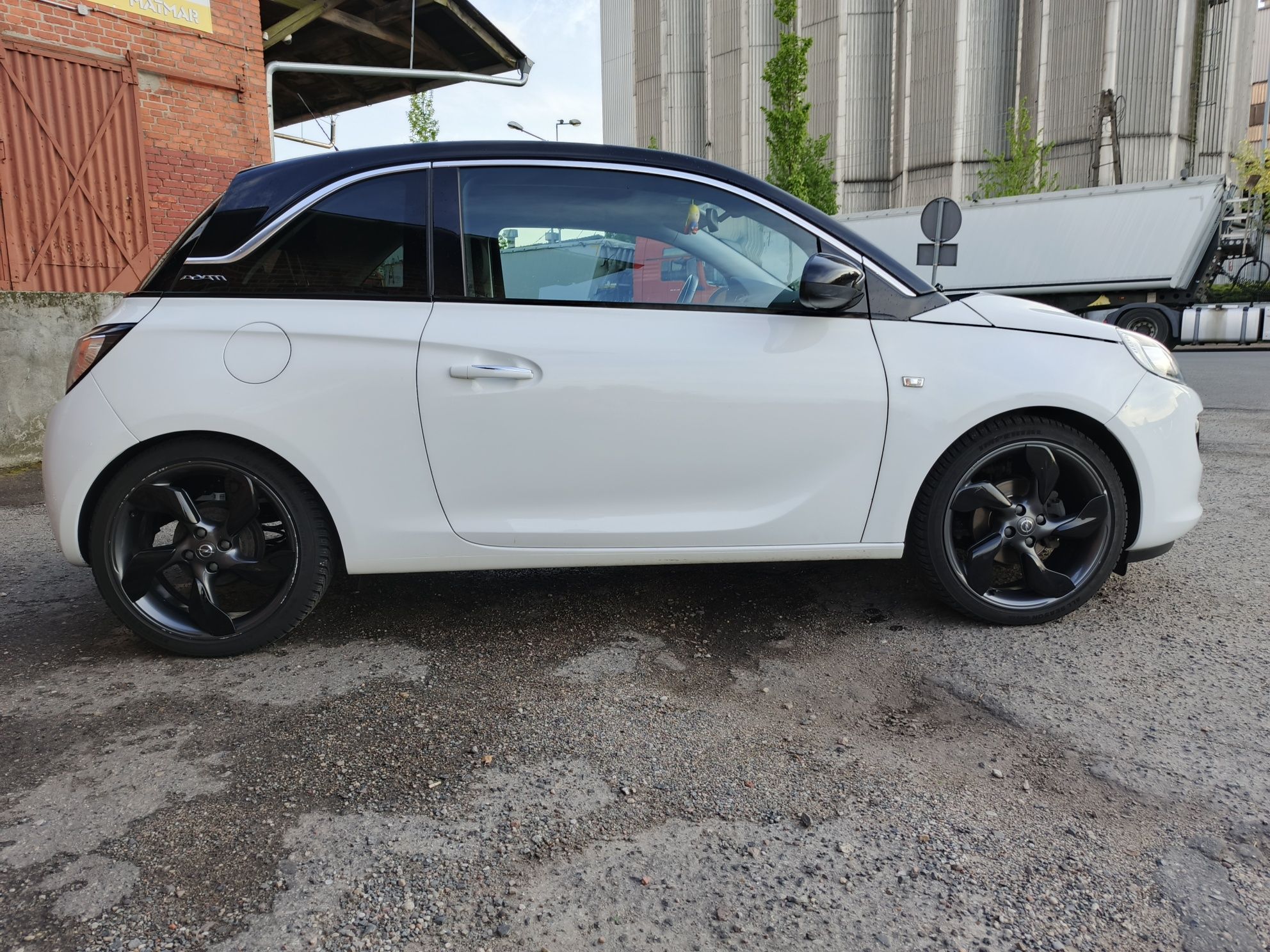 Opel Adam otwierany dach felgi 18