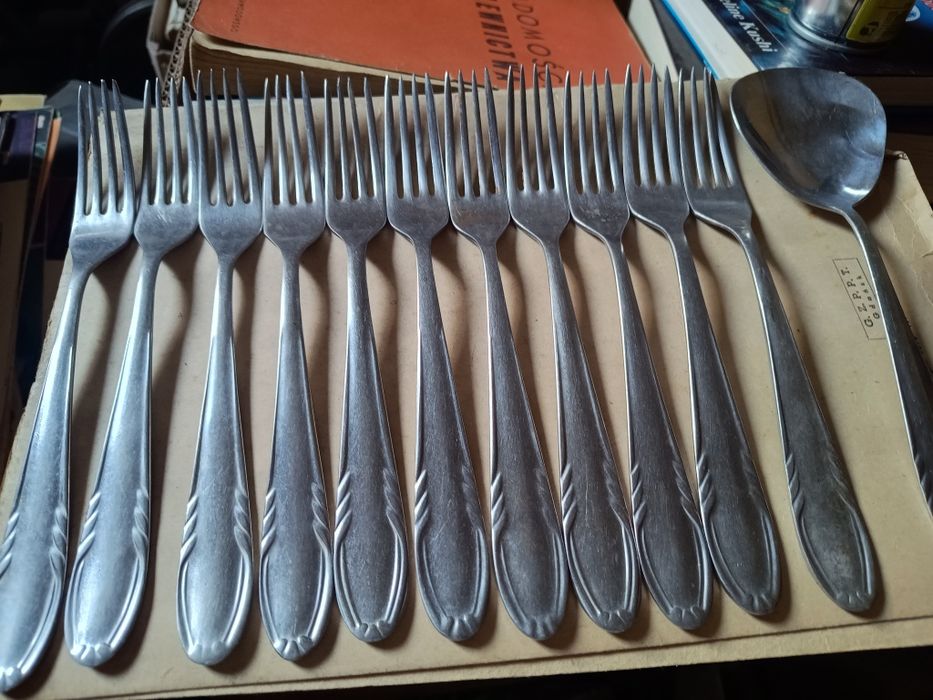 PRL. Sztućce Gerlach zestaw 12 sztuk, wzór Kłos.