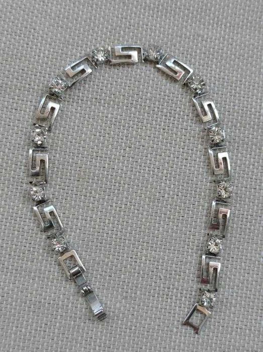 Браслет  с  кристаллами