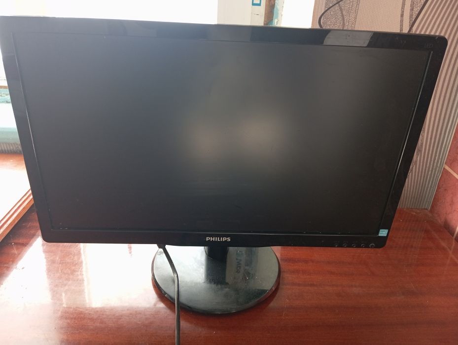 Комп'ютер непоганий але і не потужний(