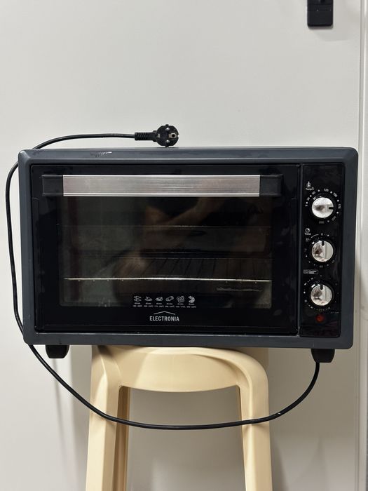 Forno elétrico de bancada ELECTRONIA — 250 °C, com tabuleiro e grelha