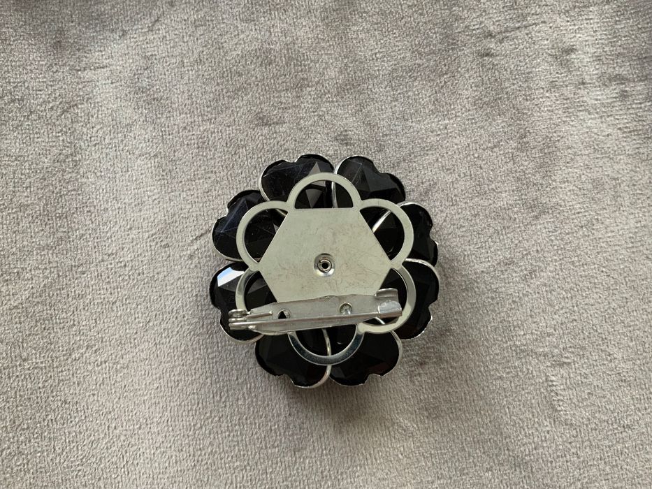 Нова фірмова брошка у стилі Сhanel