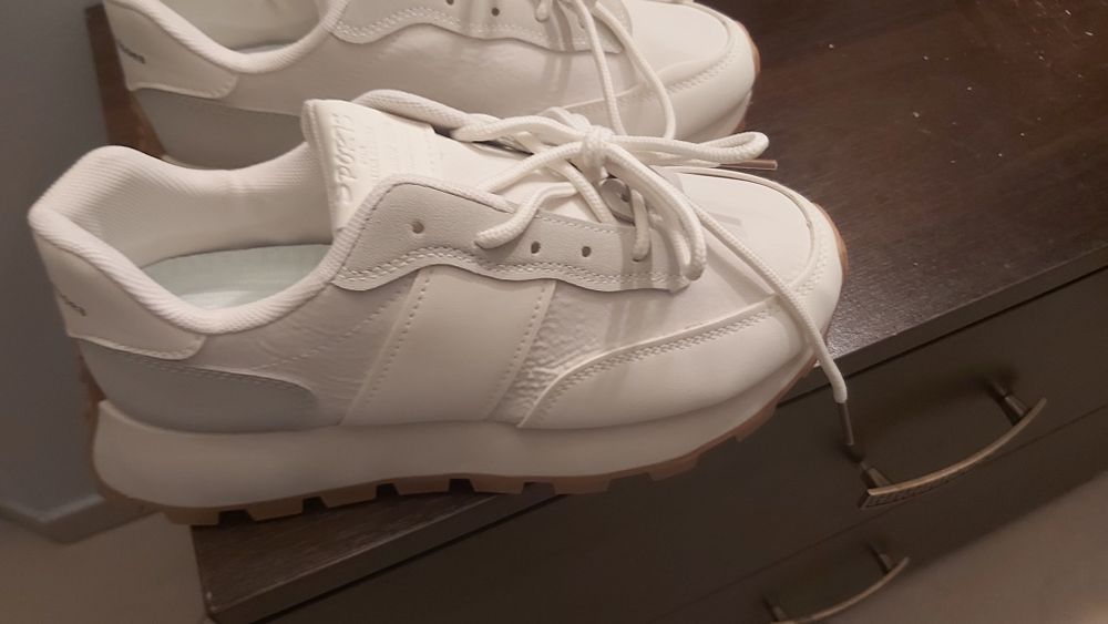 Buty sportowe polecam rozmiar 39