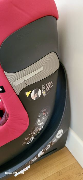 Fotelik Cybex Ferrari obrotowy z bazą Sirona i-size od 0-18 kg