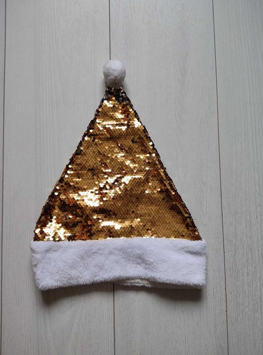 Новорічна шапочка з паєтками блискітками