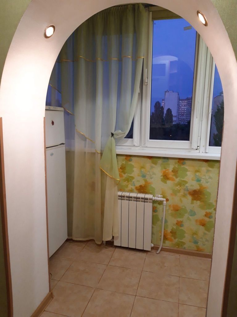 БЕЗ КОМІСІЇ.  Подобово.  1-к Квартира на Виноградарі.  пр Правди 68-А