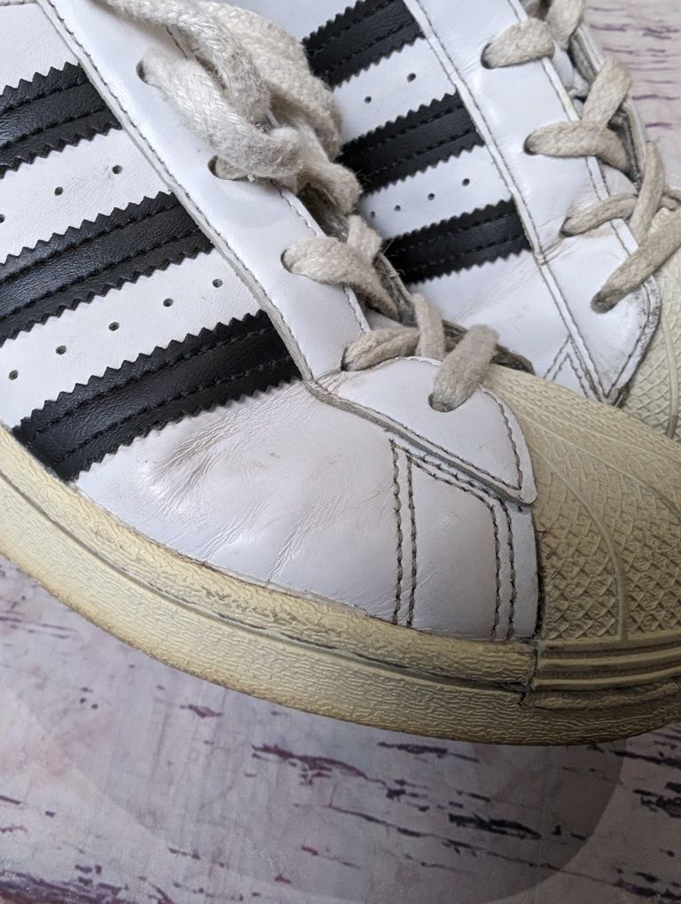 Białe buty sneakersy Adidas superstar trampki