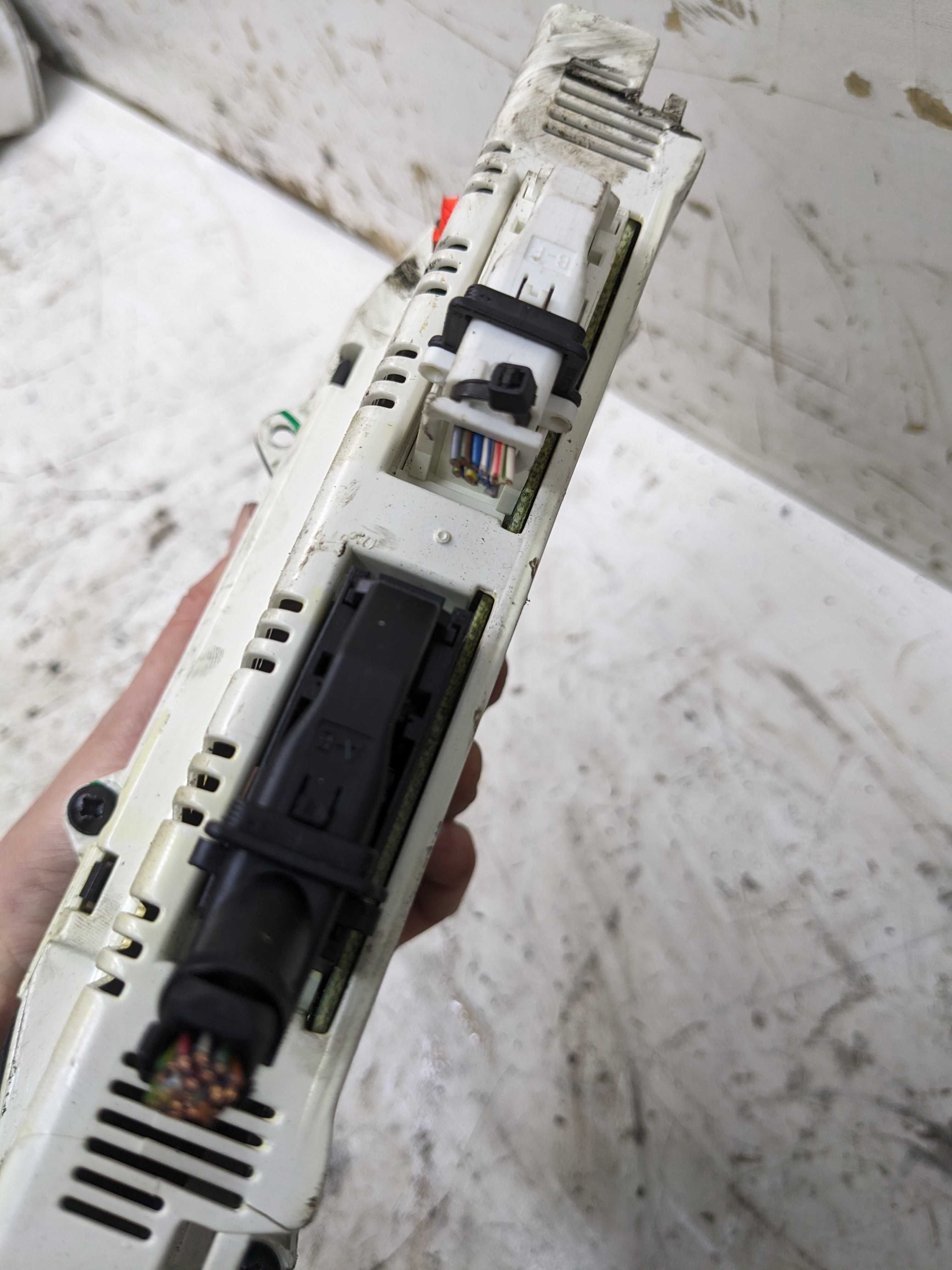 Ford Mondeo MK3 LIFT Panel Nawiewu