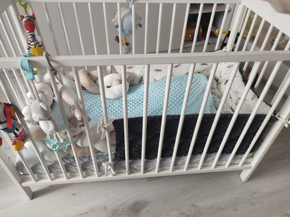 Sprzedam łóżeczko drewniane !!