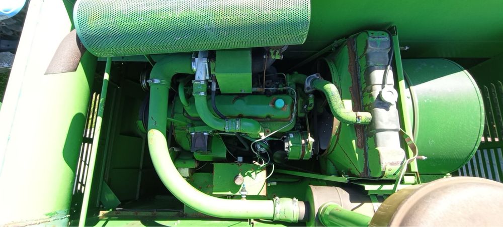 Комбайн john deere 1052