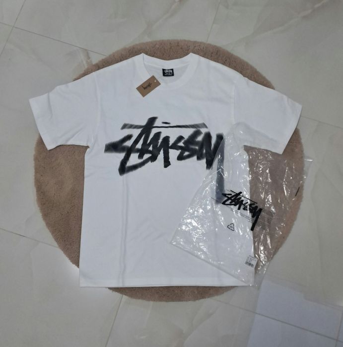 Biała koszulka Stüssy