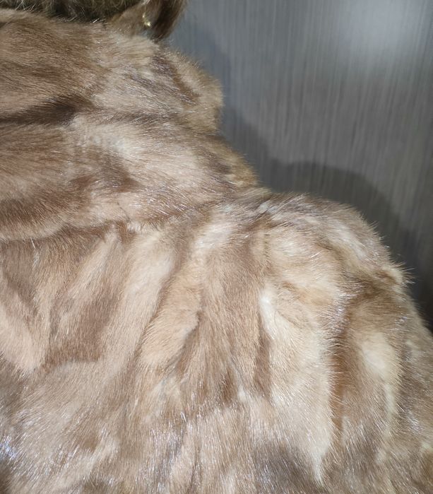 Długie futro naturalne z norek