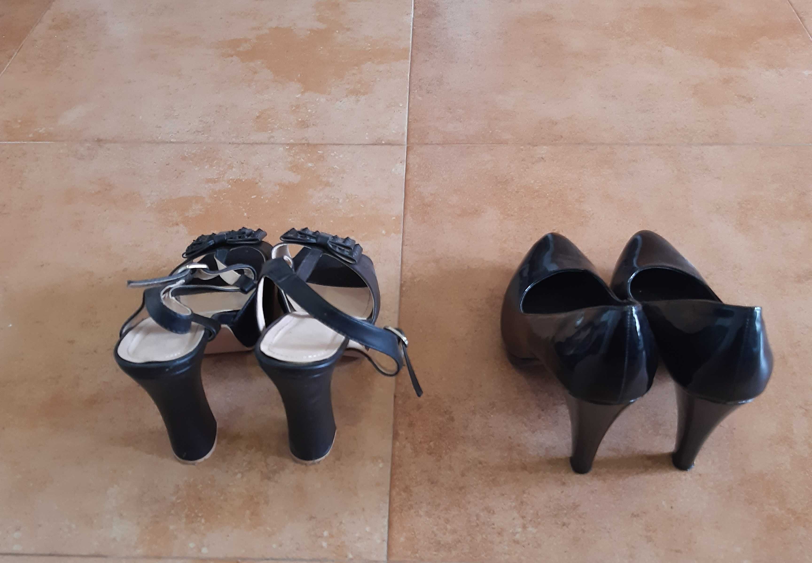 Vendo 1 par de sapatos e 1 par de sandálias número 41 cor preto