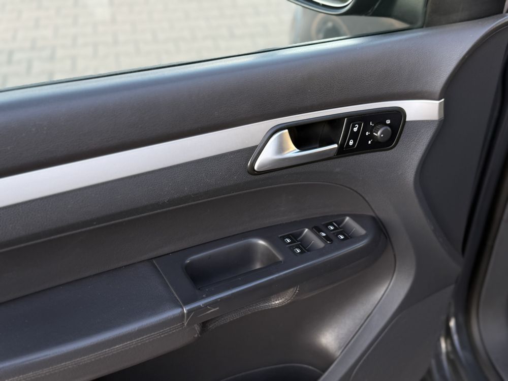 Volkswagen Touran 2.0 TDI 2015 рік