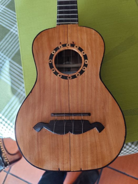 Cavaquinho Novo, construído em Nogueira Portuguêsa!