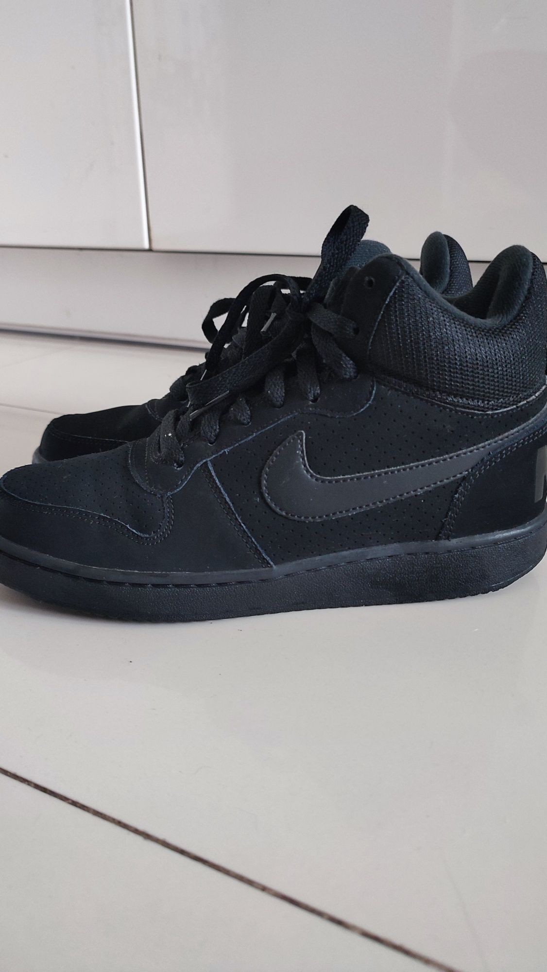 Nike Court Borough Mid rozm 38.5 skóra naturalna zamszowa