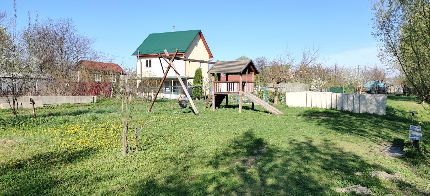 Земельна ділянка з будинком в Броварському р-ні с. Вільне