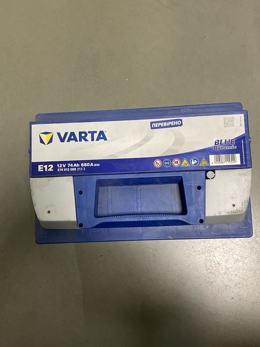 Акомулятор VARTA новий