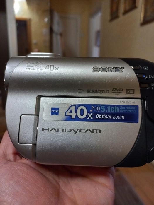 Відеокамера SONY Handycam DCR-DVD109