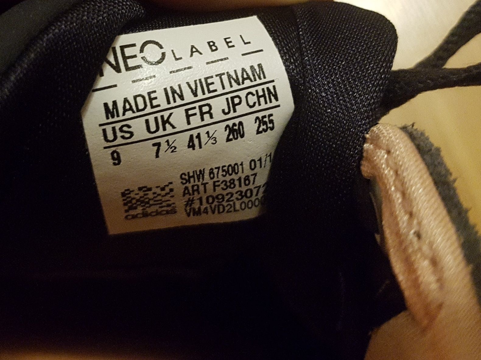 Кроссовки Adidas Neo (40р 26см)Original,замша, состояние новых