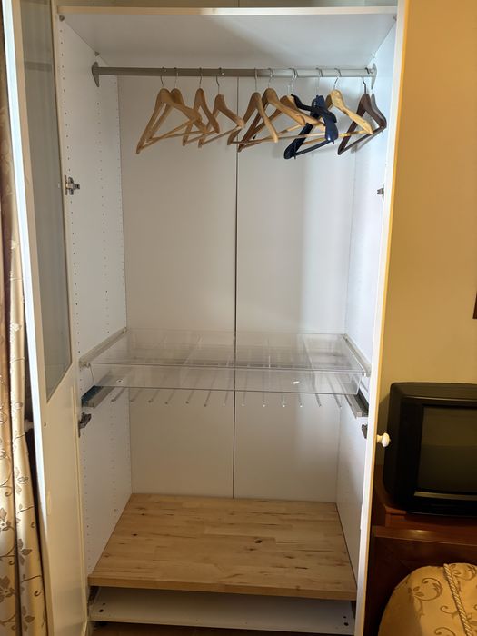 Roupeiro do Ikea com gaveta de arrumacao