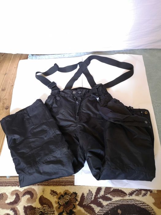 Spodnie narciarskie zimowe ocieplane śniegowe 122-128