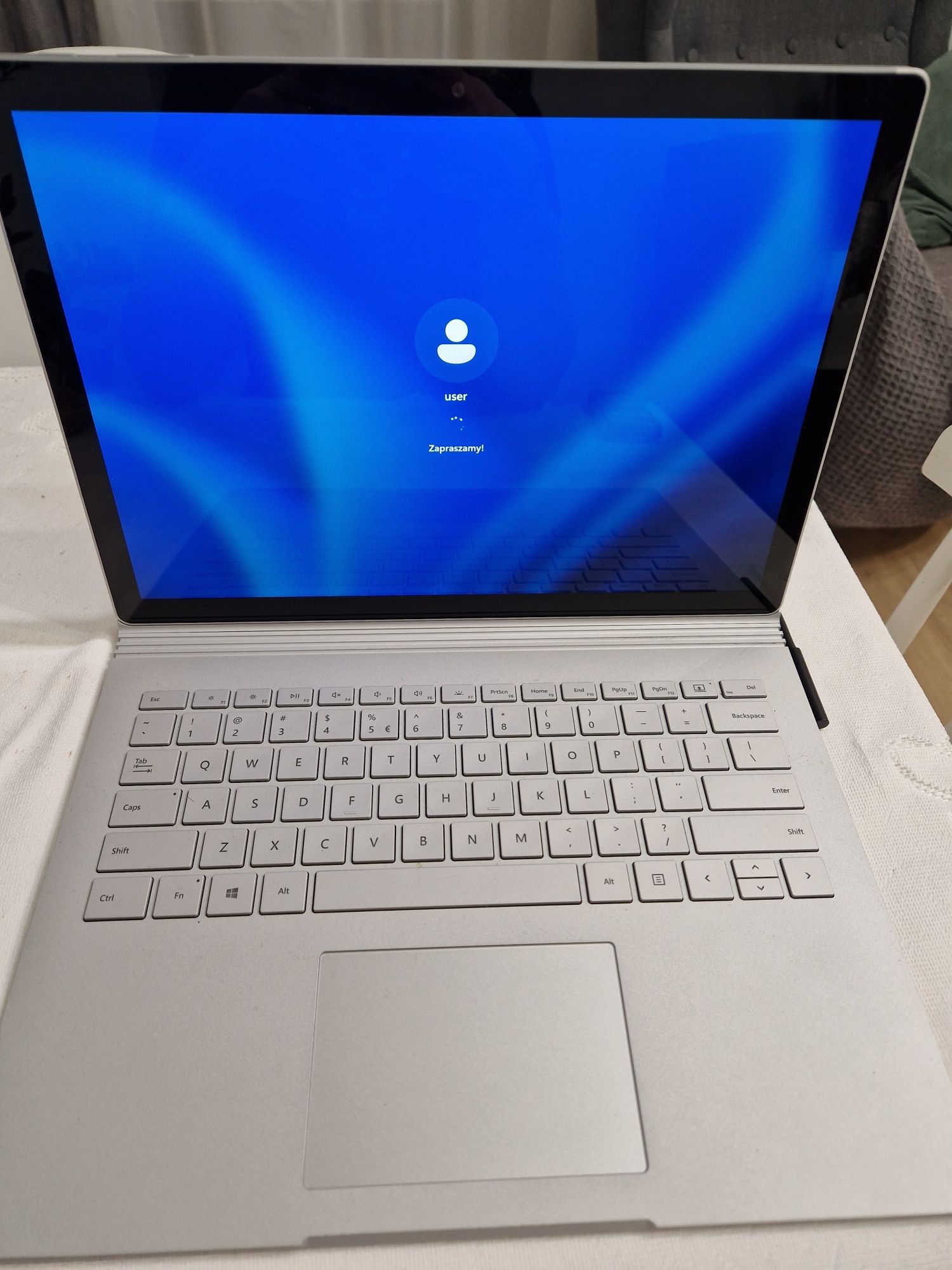 Microsoft Surface book 2, 13"  8Gb. Ssd 256gb /tablet
