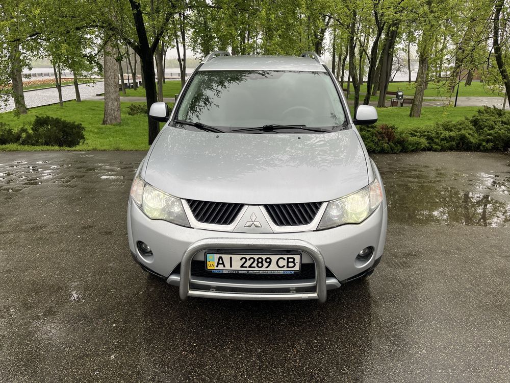 Продам Mitsubishi Outlander XL