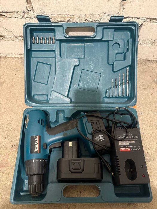 Wiertarko-wkrętarka Makita 6216