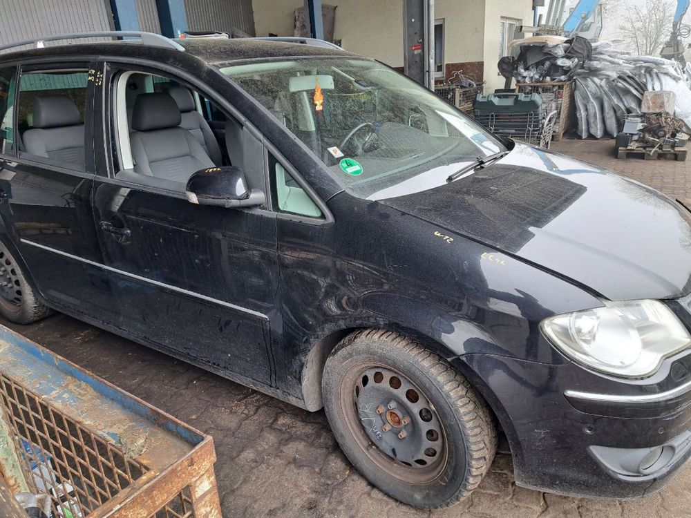 Шрот розборка Фольксваген Тоуран Туран запчасти VW Touran авторозбір