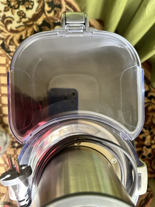 Сокочавилка/соковыжималка Kenwood JE 850