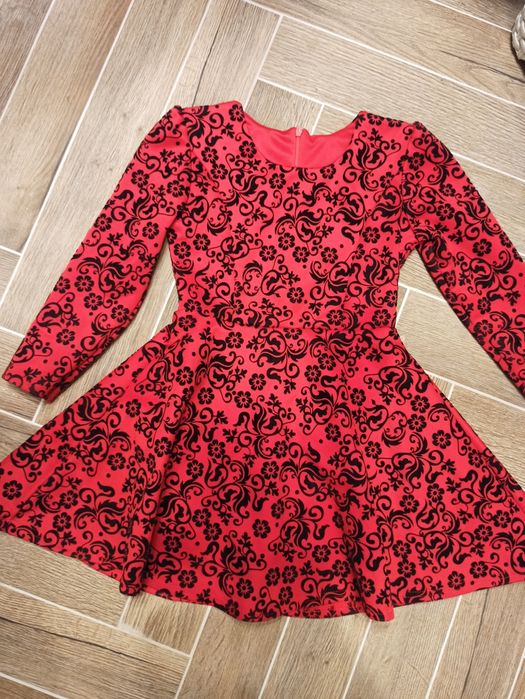 Sukienka na dziewczynkę na 8 lat