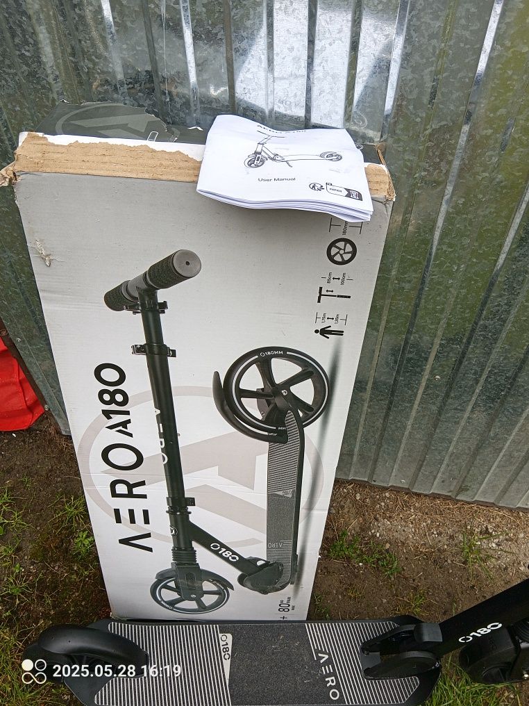 Hulajnoga aero A180 

Cena 159 zł 
Produkt powystawowy 
Opakowanie pod