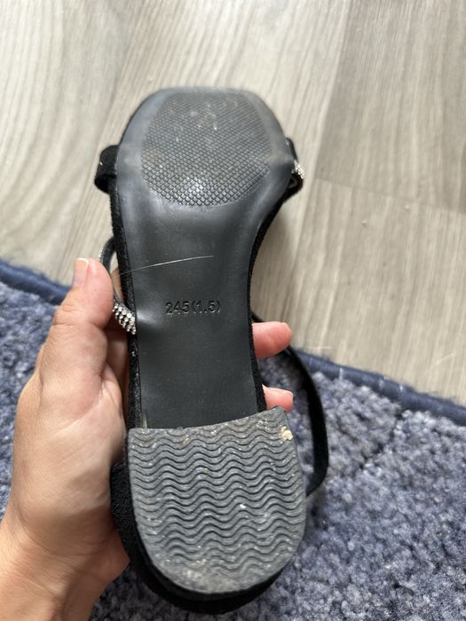 Босоніжки 38 розмір