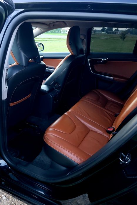 Volvo V60 1,6 D2 115 KM | Wersja Summum |