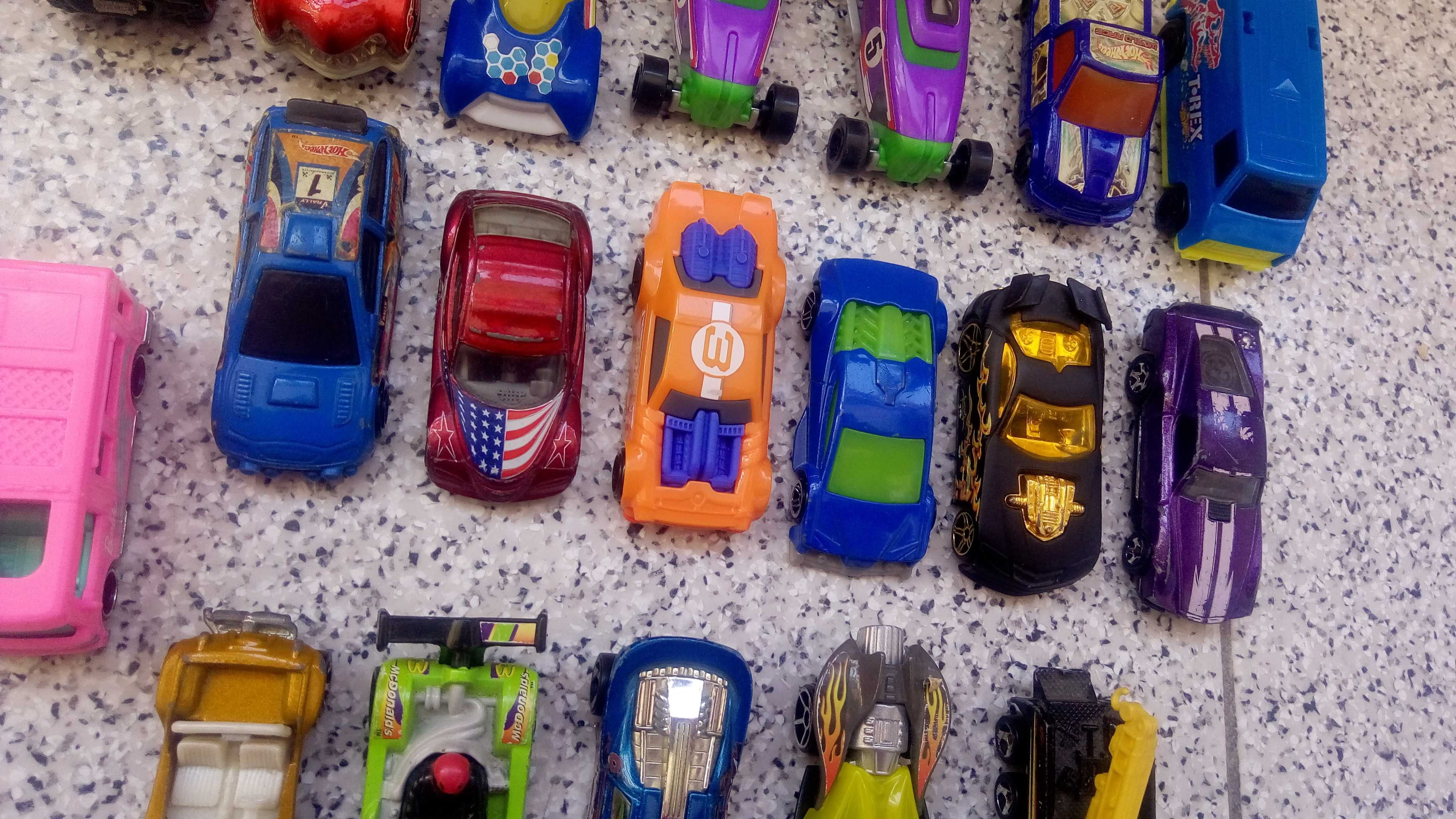 Carros miniaturas coleção hotwheels e outros