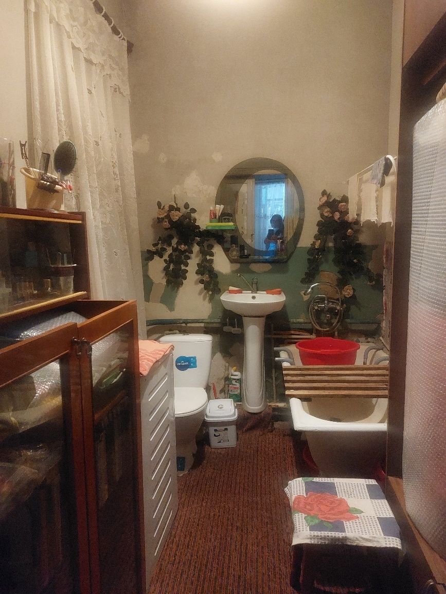Продам частину будинку з окремим подвір'ям на Олексіївці