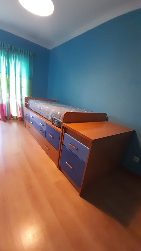 Cama criança + móvel