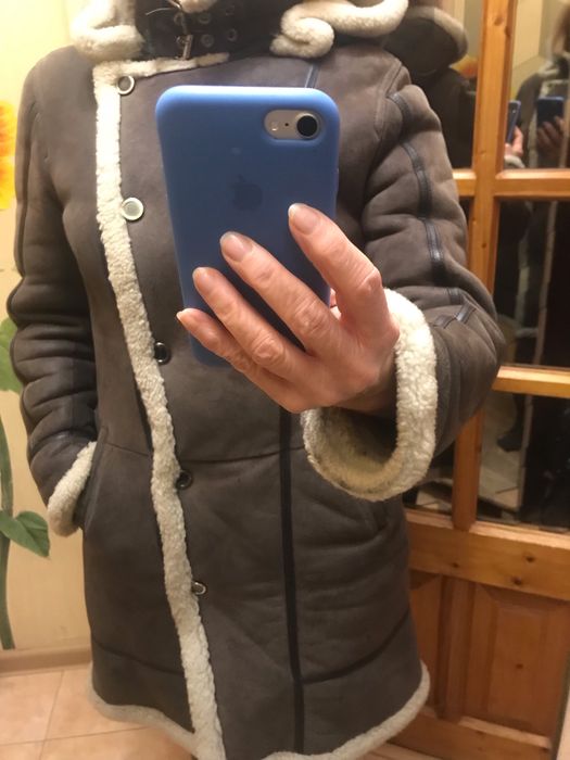 Дубленка б/у натуральная производство Италия.