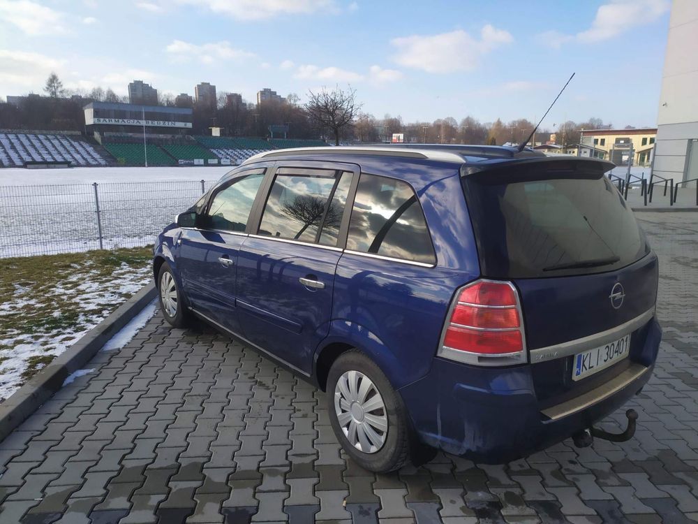 wynajem samochodów wypożyczalnia aut 7 osobowe dostawcze