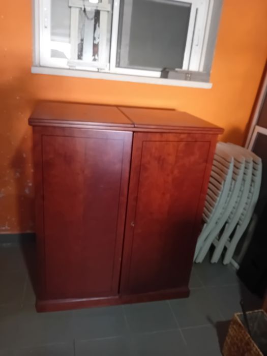 Móvel garrafeira  bar