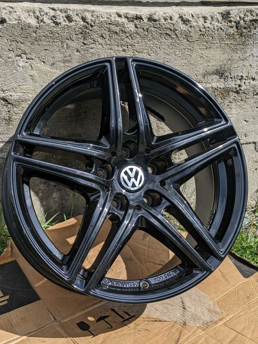 Чорні диски R17 Audi VW Volkswagen Golf 7 Passat B8 Alltrack Tiguan