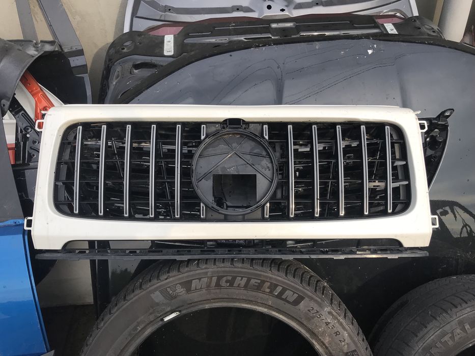 Решітка радіатора Мерседес w463 Mercedes-Benz