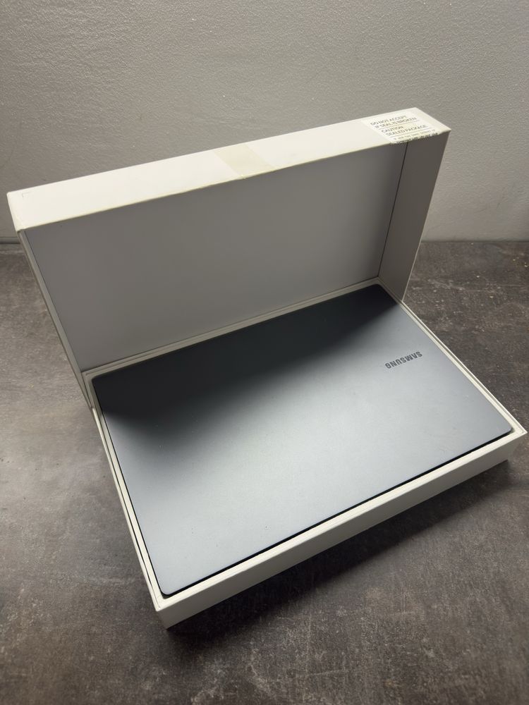 Samsung galaxy book S 8/256 i5-l16g7
