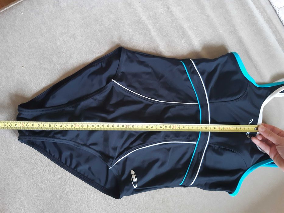 Jednoczęściowy damski sportowy strój kąpielowy Martes XS